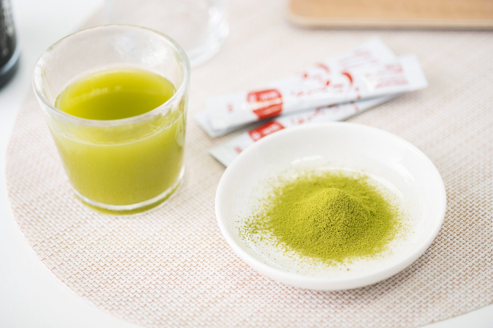 花粉に効果がある代表的な飲み物「べにふうき粉末緑茶」なら即効性も期待できる！